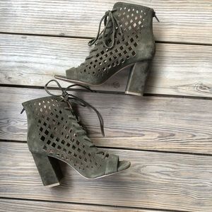🌸Steve Madden Denay Olive Suede Ankle Booties